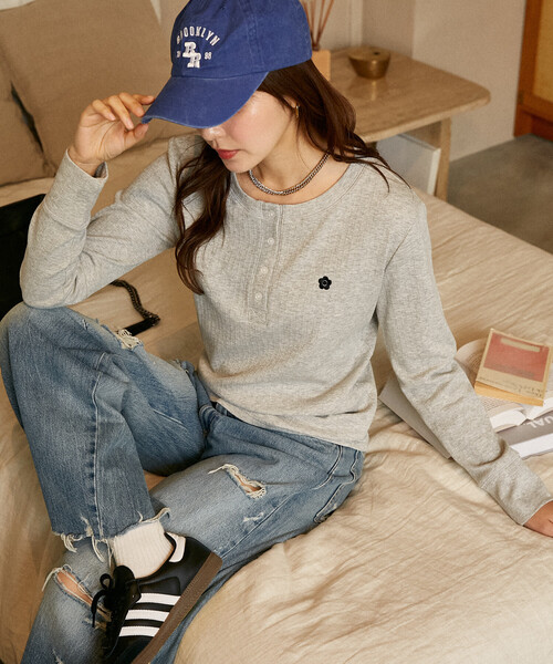 MARY QUANT(マリークワント)の「MARY QUANT × PUBLUX/マリークワント リブヘンリーネックロンT 限定展開(Tシャツ/カットソー・レディース・ネイビー/チャコールグレー/グレー/ブラウン/イエロー系その他・フリ-)」の14枚目の写真