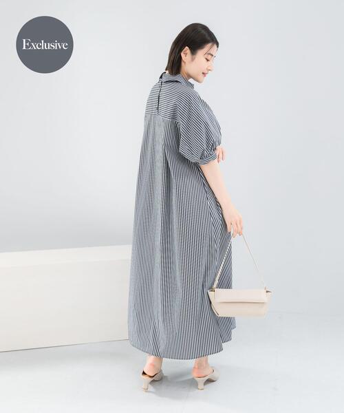 URBAN RESEARCH ROSSO WOMEN(アーバンリサーチ ロッソ)の「『別注』ELENDEEK×ROSSO RELAXY SHIRT ONE-PIECE(ワンピース・レディース・オフホワイト/ブラック系その他/ブルー系その他・1)」の2枚目の写真