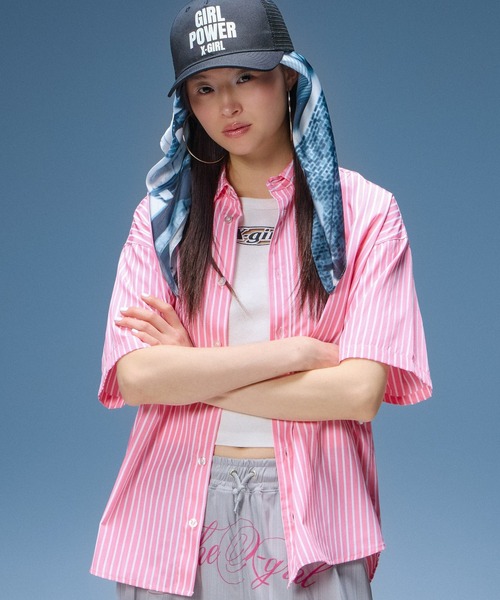 X-girl(エックスガール)の「STRIPED RHINESTONE S/S SHIRT(シャツ/ブラウス・レディース・ライトブルー/ピンク・S/M)」の2枚目の写真
