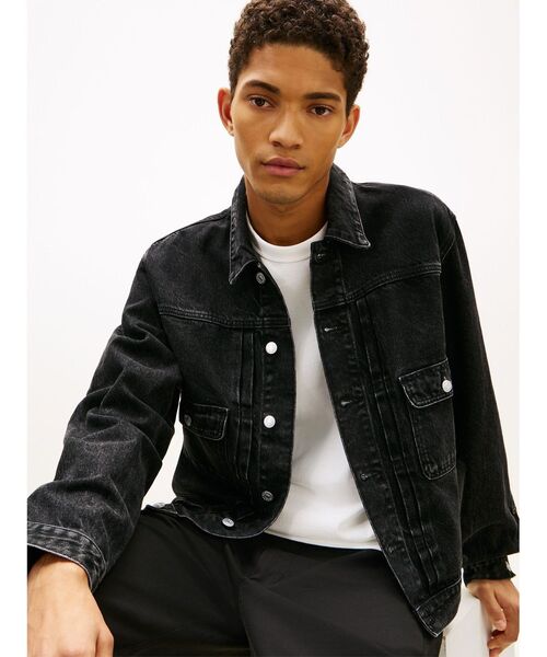tommy jeans(トミー ジーンズ)の「プリーツデニムジャケット(ブルゾン・メンズ・ブラック・X-LARGE/LARGE/MEDIUM/SMALL)」の2枚目の写真