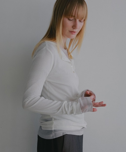 MANOF(マノフ)の「SHEER LAYERED CUT TOPS(Tシャツ/カットソー・レディース・ブラック/アイボリー/ブルー・F)」の20枚目の写真