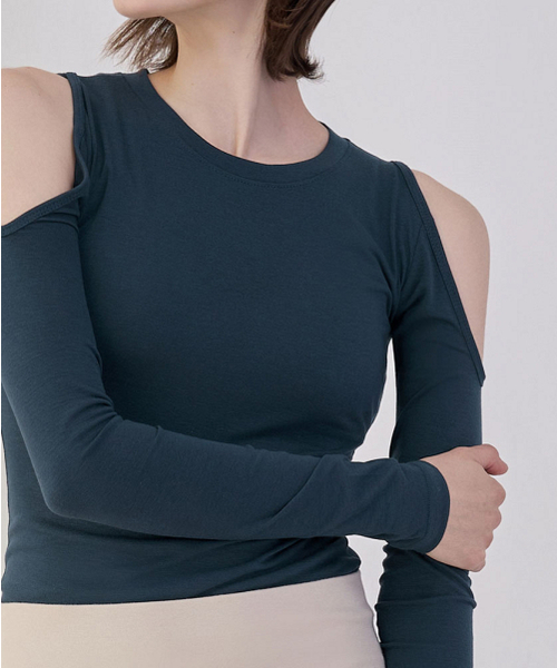 DEVIWEAR(デヴィウェア)の「ルーシー・ショルダーホール Tシャツ DEVI-T0144-ネイビー(Tシャツ/カットソー・レディース・ネイビー・SMALL/MEDIUM)」の4枚目の写真