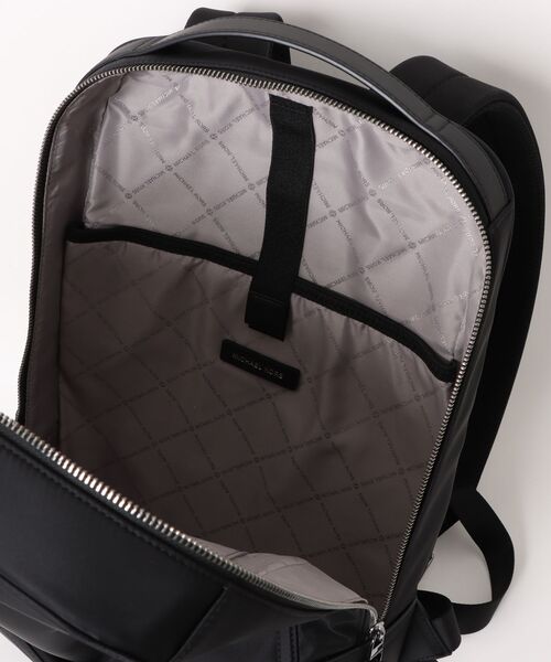 MICHAEL KORS(マイケルコース)の「A-LINE BKPK Backpack(バックパック/リュック・メンズ・ブラック・FREE)」の4枚目の写真