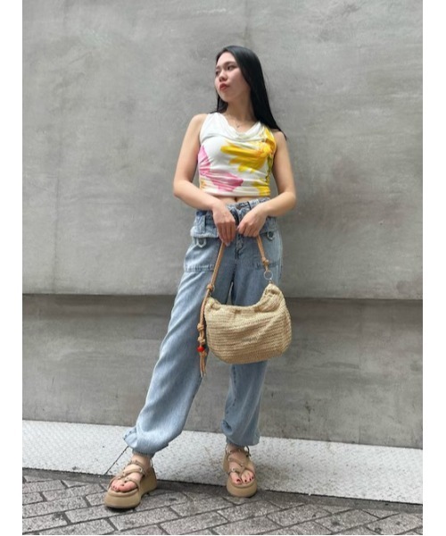 Desigual(デシグアル)の「ビッグフラワープリントカウルネックトップス(Tシャツ/カットソー・レディース・マルチ・L/S/XL/M/XS)」の1枚目の写真
