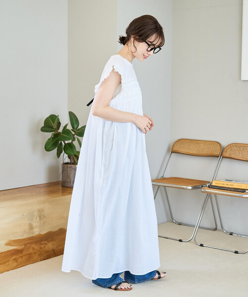 FREAK'S STORE（フリークスストア）の「限定展開　インド ピンタック フリル ノースリーブ ワンピース（ワンピース・レディース・ブルーグリーン/ブラウン系その他/ブラック/ネイビー/オフホワイト・MEDIUM/SMALL）」の9枚目の写真