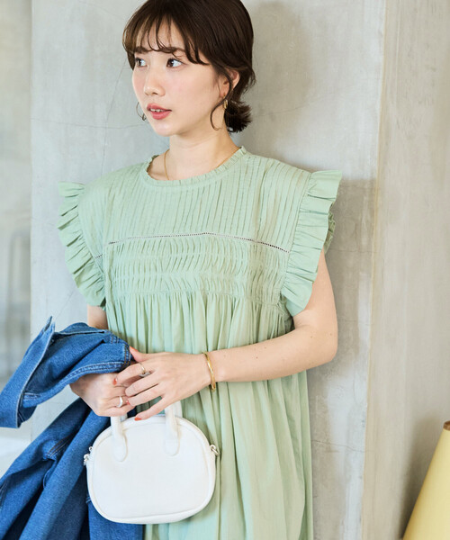FREAK'S STORE（フリークスストア）の「限定展開　インド ピンタック フリル ノースリーブ ワンピース（ワンピース・レディース・ブルーグリーン/ブラウン系その他/ブラック/ネイビー/オフホワイト・MEDIUM/SMALL）」の18枚目の写真