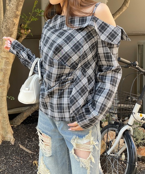 ROGER AND RAW(ロジャーアンドロウ)の「チェック柄ワンショルブラウス(シャツ/ブラウス・レディース・ブラック/レッド・FREE)」の22枚目の写真