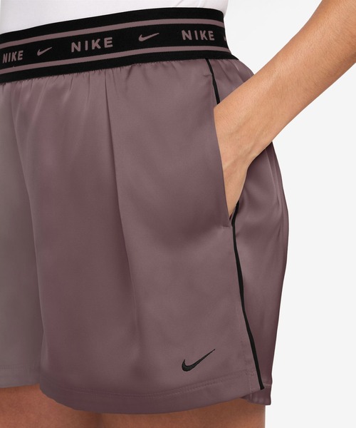 NIKE(ナイキ)の「NIKE AS WMNS NSW OFFLN WVN STN SHORT / ナイキ ウィメンズ NSW OFFLN WVN STN ショート 【SP】(その他パンツ・レディース・パープル/ブラック/ホワイト・S/M/L)」の13枚目の写真