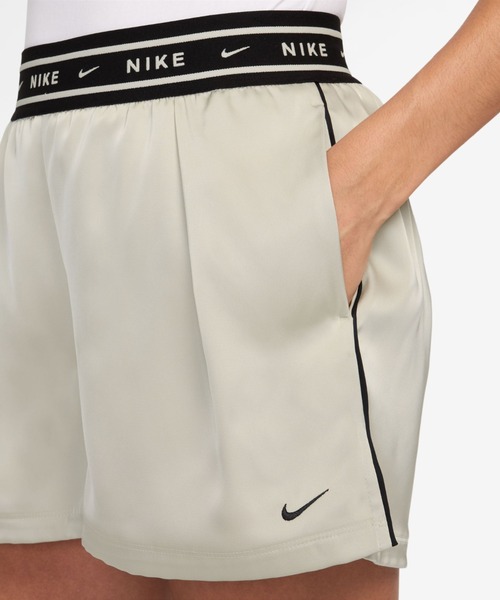 NIKE(ナイキ)の「NIKE AS WMNS NSW OFFLN WVN STN SHORT / ナイキ ウィメンズ NSW OFFLN WVN STN ショート 【SP】(その他パンツ・レディース・パープル/ブラック/ホワイト・S/M/L)」の22枚目の写真