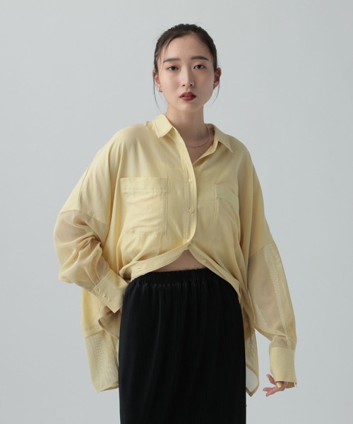 LEPSIM(レプシィム)の「異素材切り替えポンチョシャツ 651444(シャツ/ブラウス・レディース・ブラウン/オフホワイト/ホワイト×ブラック/ブラック/イエロー/ホワイト・FREE)」の6枚目の写真