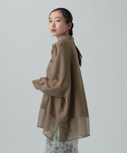 LEPSIM(レプシィム)の「異素材切り替えポンチョシャツ 651444(シャツ/ブラウス・レディース・ブラウン/オフホワイト/ホワイト×ブラック/ブラック/イエロー/ホワイト・FREE)」の20枚目の写真