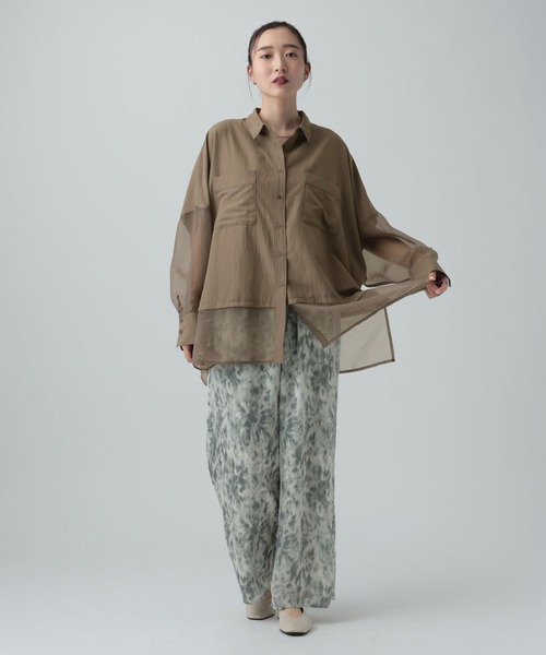 LEPSIM(レプシィム)の「異素材切り替えポンチョシャツ 651444(シャツ/ブラウス・レディース・ブラウン/オフホワイト/ホワイト×ブラック/ブラック/イエロー/ホワイト・FREE)」の22枚目の写真