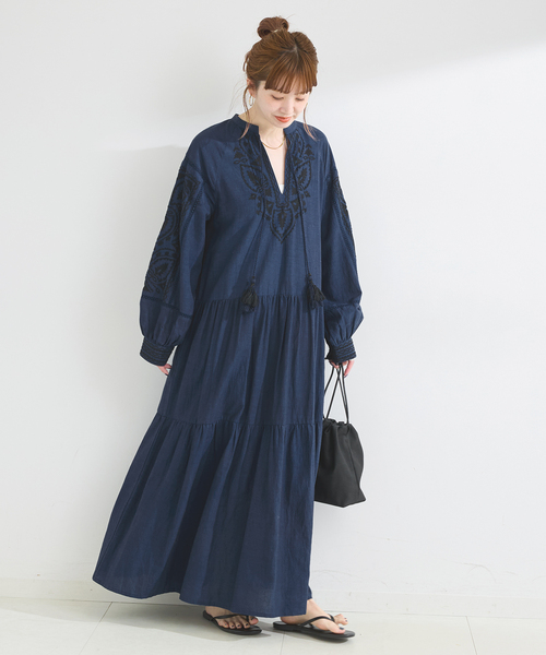 B.C STOCK(ベーセーストック)の「ウォッシャブル / 刺繍ティアードワンピース(ワンピース・レディース・ホワイト/コバルトブルー・FREE)」の9枚目の写真
