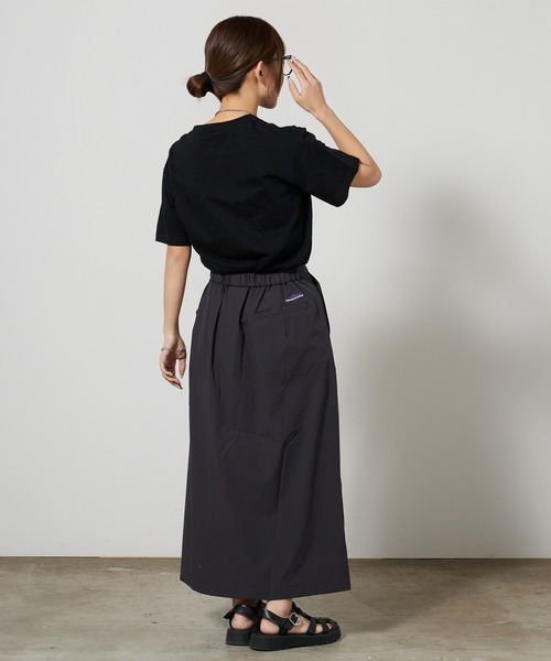 THOUSAND MILE(サウザンドマイル)の「THOUSAND MILE/サウザンドマイル WRAPPED SKIRT ワイドシルエット 腰ベルト タックスカート 2026年 夏 夏服 秋服(スカート・レディース・ブラック/チャコール・M/L)」の7枚目の写真