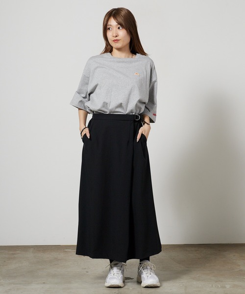 THOUSAND MILE(サウザンドマイル)の「THOUSAND MILE/サウザンドマイル WRAPPED SKIRT ワイドシルエット 腰ベルト タックスカート 2026年 夏 夏服 秋服(スカート・レディース・ブラック/チャコール・M/L)」の18枚目の写真