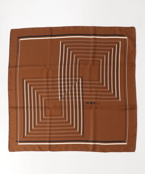SHIPS（シップス）の「AENEIS:68*68 SCARF（ストール/ショール・レディース・ブラック/キャメル/ブラウン・ONE SIZE）」の3枚目の写真