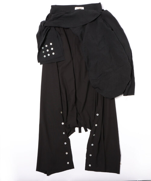L.H.P(エルエイチピー)の「aenrmous/エーノマース/HERCULES PANTS(その他パンツ・レディース・ブラック・2/1)」の1枚目の写真