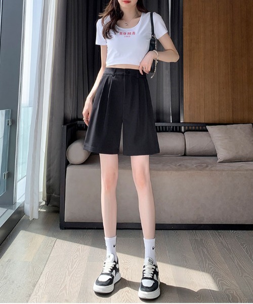 ＆soiree（アンドソワレ）の「ベーシック2タックハーフパンツ（その他パンツ・レディース・ブラック/オフホワイト/グレー/ベージュ・X-SMALL/SMALL/MEDIUM/LARGE/X-LARGE）」の6枚目の写真