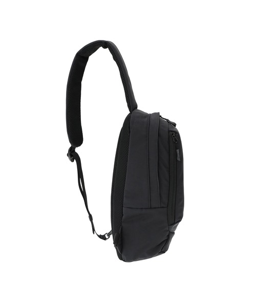 Manhattan Portage(マンハッタンポーテージ)の「NEUES LITTLE ITALY CROSSBODY BAG TUSSAH PVC(ボディバッグ/ウエストポーチ・メンズ・ブラック・SMALL)」の11枚目の写真