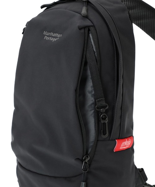 Manhattan Portage(マンハッタンポーテージ)の「NEUES LITTLE ITALY CROSSBODY BAG TUSSAH PVC(ボディバッグ/ウエストポーチ・メンズ・ブラック・SMALL)」の15枚目の写真