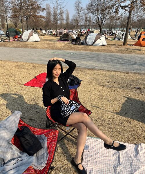 MACNI（マクニ）の「PEBBLE DOT STRING PUFFY BAG DOT BLACK（トートバッグ・レディース・ブラック・FREE）」の4枚目の写真