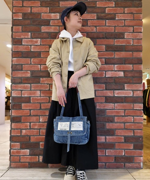 SNOOPY×OLD BETTY'S(スヌーピーカケルオールドベティーズ)の「スヌーピー【SNOOPY】デニム 差し込み式 2WAY ショルダーバック(ショルダーバッグ・レディース・インディゴブルー・FREE)」の2枚目の写真