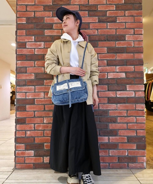 SNOOPY×OLD BETTY'S(スヌーピーカケルオールドベティーズ)の「スヌーピー【SNOOPY】デニム 差し込み式 2WAY ショルダーバック(ショルダーバッグ・レディース・インディゴブルー・FREE)」の4枚目の写真