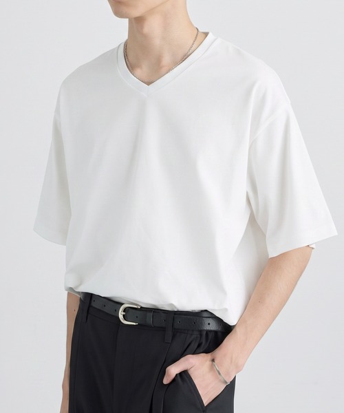 MONO-MART(モノマート)の「<接触冷感/UVカット>USAコットン コンフォート ヘビーオンス Vネック 半袖Tシャツ(Tシャツ/カットソー・メンズ・ブラック/ホワイト/チャコールグレー/ネイビー/オリーブ/ライトグレー・XL/S/L/M)」の2枚目の写真