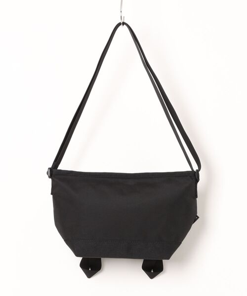 BEAMS DESIGN(ビームス デザイン)の「BEAMSDESIGN(ビームスデザイン)Slash かぶせショルダーバッグ(S)(ショルダーバッグ・メンズ・ベージュ/パープル/グリーン/ブラック/カーキ・FREE)」の6枚目の写真