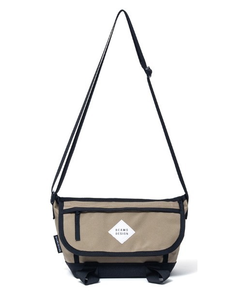 BEAMS DESIGN(ビームス デザイン)の「BEAMSDESIGN(ビームスデザイン)Slash かぶせショルダーバッグ(S)(ショルダーバッグ・メンズ・ベージュ/パープル/グリーン/ブラック/カーキ・FREE)」の2枚目の写真