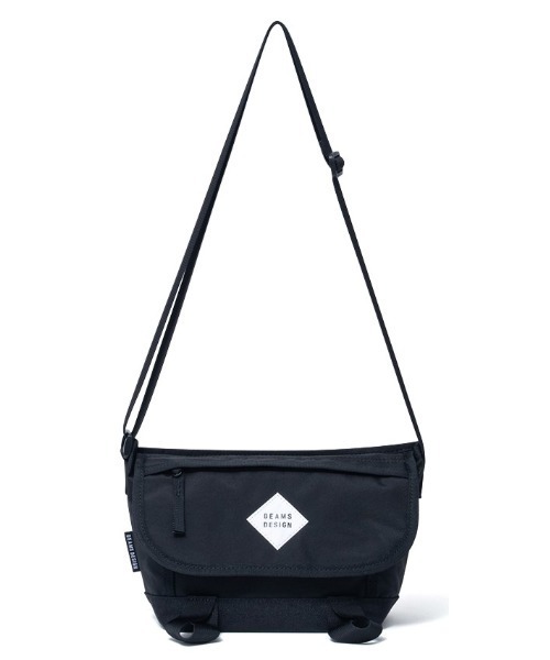 BEAMS DESIGN(ビームス デザイン)の「BEAMSDESIGN(ビームスデザイン)Slash かぶせショルダーバッグ(S)(ショルダーバッグ・メンズ・ベージュ/パープル/グリーン/ブラック/カーキ・FREE)」の1枚目の写真