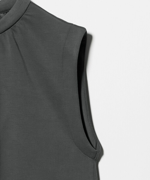A DAY IN THE LIFE UNITED ARROWS(アデイインザライフユナイテッドアローズ)の「ライトダンボール ノースリーブTシャツ <A DAY IN THE LIFE>(Tシャツ/カットソー・レディース・ダークグレー/ライトグレー/オフホワイト・FREE)」の8枚目の写真