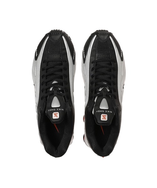 NIKE（ナイキ）の「NIKE SHOX R4 HQ1988-002（スニーカー・メンズ・シルバー・27cm）」の3枚目の写真