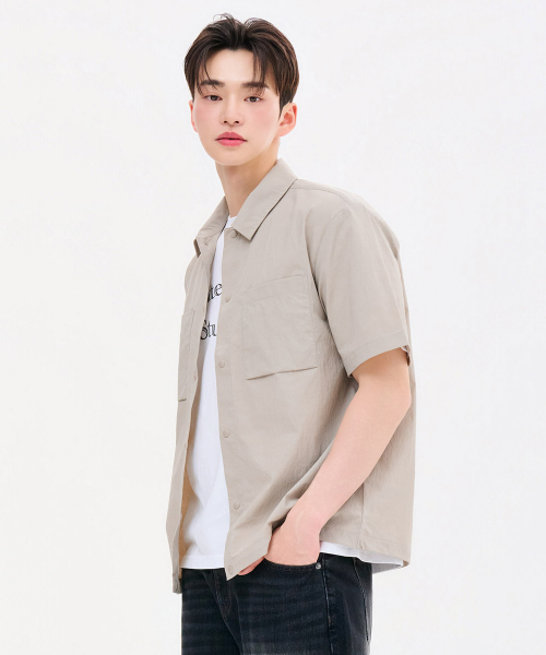 CHASECULT(チェイスカルト)の「男性ライト半袖シャツ-FBRK5521D0M(シャツ/ブラウス・メンズ・ライトベージュ・95/100/105/110)」の2枚目の写真