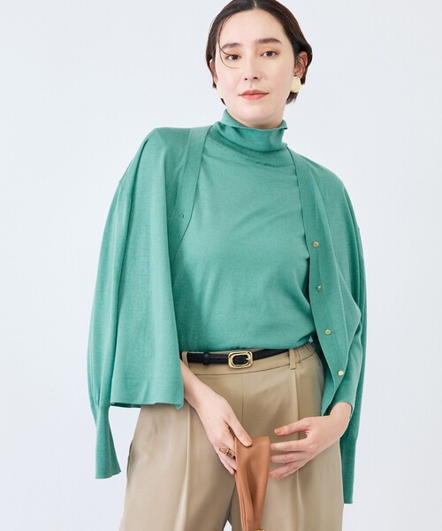 NOLLEY’S（ノーリーズ）の「《手洗い可能》18GマレーゆったりVネックカーディガン（カーディガン/ボレロ・レディース・ピンク/ミント/ホワイト系その他2/ブルー系その他6/ダークブラウン・38）」の4枚目の写真
