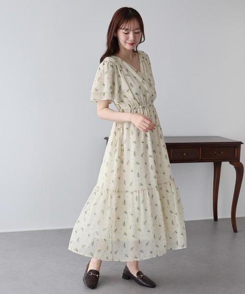 BLUEEAST（ブルーイースト）の「《選べる着丈》シフォンプリントカシュクールワンピース（ワンピース・レディース・ブラウン/アイボリー・SHORT/LONG）」の2枚目の写真
