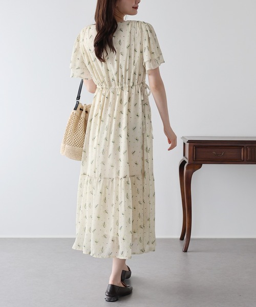 BLUEEAST（ブルーイースト）の「《選べる着丈》シフォンプリントカシュクールワンピース（ワンピース・レディース・ブラウン/アイボリー・SHORT/LONG）」の5枚目の写真
