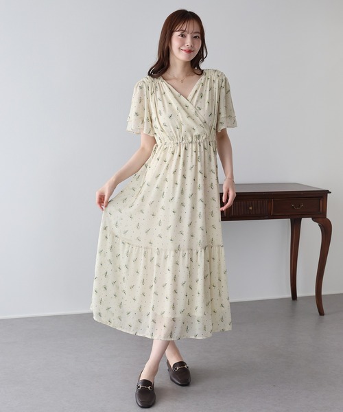 BLUEEAST（ブルーイースト）の「《選べる着丈》シフォンプリントカシュクールワンピース（ワンピース・レディース・ブラウン/アイボリー・SHORT/LONG）」の3枚目の写真