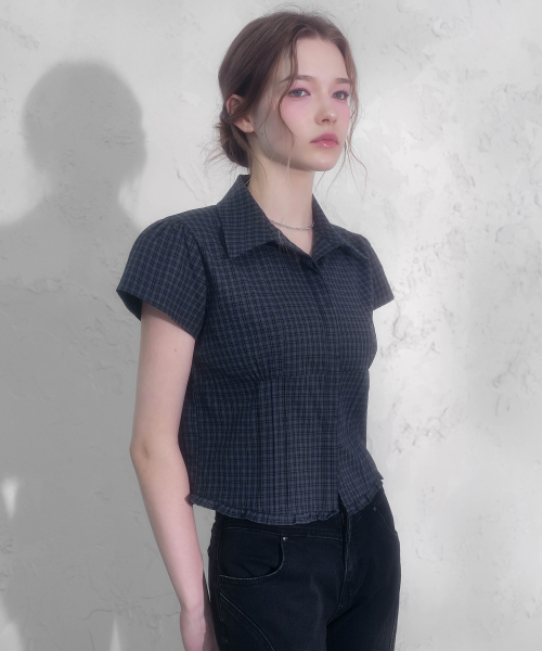 Vivacious(ビバシャス)の「エリシアチェックシャツ_2カラーズ(シャツ/ブラウス・レディース・ネイビー/レッド・SMALL/MEDIUM/LARGE)」の3枚目の写真