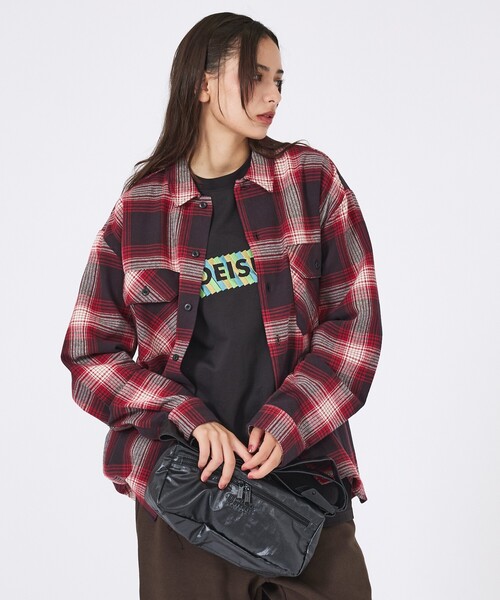 UNIVERSAL OVERALL(ユニバーサルオーバーオール)の「【UNIVERSAL OVERALL/ユニバーサルオーバーオール】Surplus TOOL square mini shoulder bag/ナイロン/バッグ/ショルダーバッグ/秋冬(ショルダーバッグ・メンズ・カーキ/ブラウン/ブラック・フリー)」の2枚目の写真