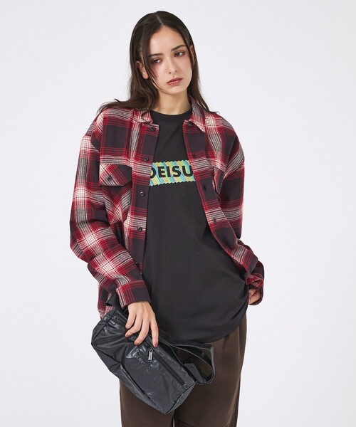 UNIVERSAL OVERALL(ユニバーサルオーバーオール)の「【UNIVERSAL OVERALL/ユニバーサルオーバーオール】Surplus TOOL square mini shoulder bag/ナイロン/バッグ/ショルダーバッグ/秋冬(ショルダーバッグ・メンズ・カーキ/ブラウン/ブラック・フリー)」の6枚目の写真