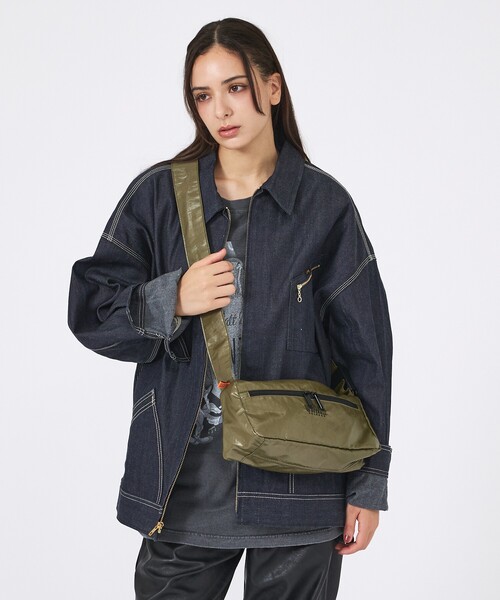 UNIVERSAL OVERALL(ユニバーサルオーバーオール)の「【UNIVERSAL OVERALL/ユニバーサルオーバーオール】Surplus TOOL square mini shoulder bag/ナイロン/バッグ/ショルダーバッグ/秋冬(ショルダーバッグ・メンズ・カーキ/ブラウン/ブラック・フリー)」の8枚目の写真