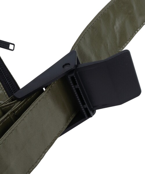 UNIVERSAL OVERALL(ユニバーサルオーバーオール)の「【UNIVERSAL OVERALL/ユニバーサルオーバーオール】Surplus TOOL square mini shoulder bag/ナイロン/バッグ/ショルダーバッグ/秋冬(ショルダーバッグ・メンズ・カーキ/ブラウン/ブラック・フリー)」の20枚目の写真