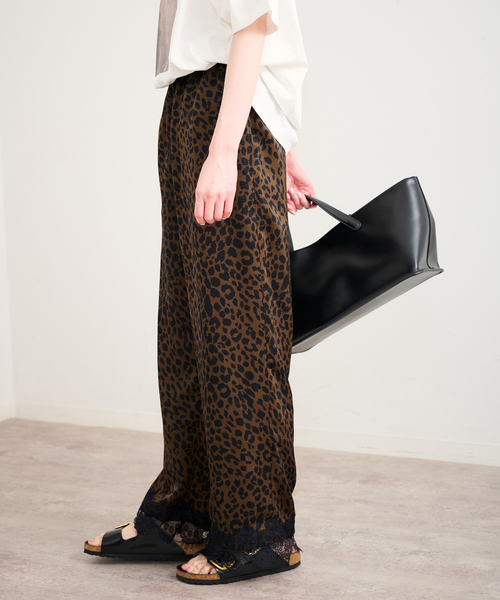 U by SPICK&SPAN(ユーバイスピックアンドスパン)の「ARCHIVE STANCE/アーカイブスタンス lace hem leopard pants(スラックス・レディース・ブラウン・FREE)」の9枚目の写真