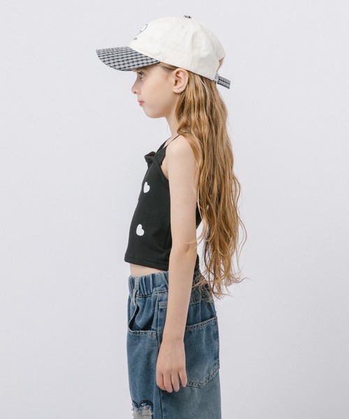 URBAN CHERRY（アーバンチェリー）の「ショルダーフリルハートデザインリブタンク（タンクトップ・キッズ・ブラック・120cm/110cm/140cm/130cm）」の3枚目の写真