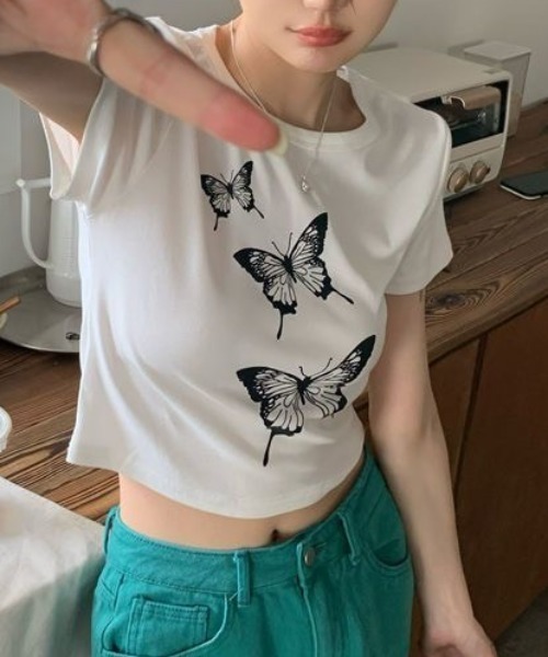 AVYL(アヴィル)の「バタフライグラフィック タイトちびTシャツ(Tシャツ/カットソー・レディース・ホワイト/ブラック・M)」の14枚目の写真