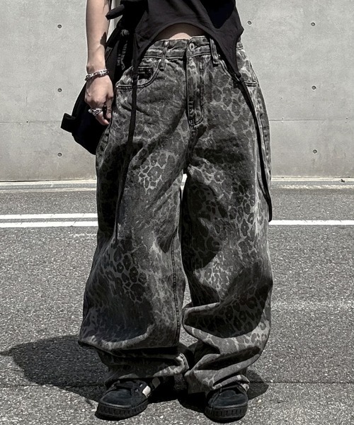 YACA（ヤーカ）の「Leopard Wide Denim Pants/レオパードワイドデニムパンツ（デニムパンツ・レディース・グレー・1/2）」の9枚目の写真