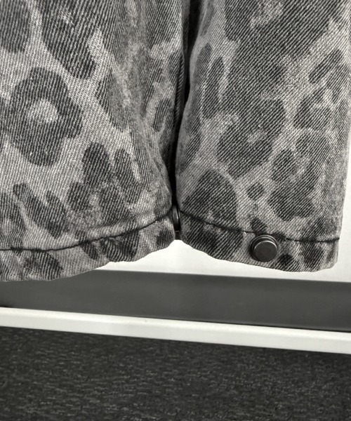 YACA（ヤーカ）の「Leopard Wide Denim Pants/レオパードワイドデニムパンツ（デニムパンツ・レディース・グレー・1/2）」の17枚目の写真