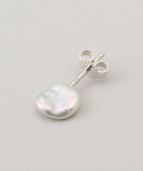 JOURNAL STANDARD(ジャーナルスタンダード)の「【MUSSELS AND MUSCLES/マッソーズアンドマッソーズ 】KESHI PEARL EARSTUD(ピアス(片耳用)・レディース・シルバー・FREE)」の1枚目の写真