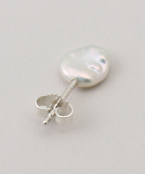 JOURNAL STANDARD(ジャーナルスタンダード)の「【MUSSELS AND MUSCLES/マッソーズアンドマッソーズ 】KESHI PEARL EARSTUD(ピアス(片耳用)・レディース・シルバー・FREE)」の2枚目の写真